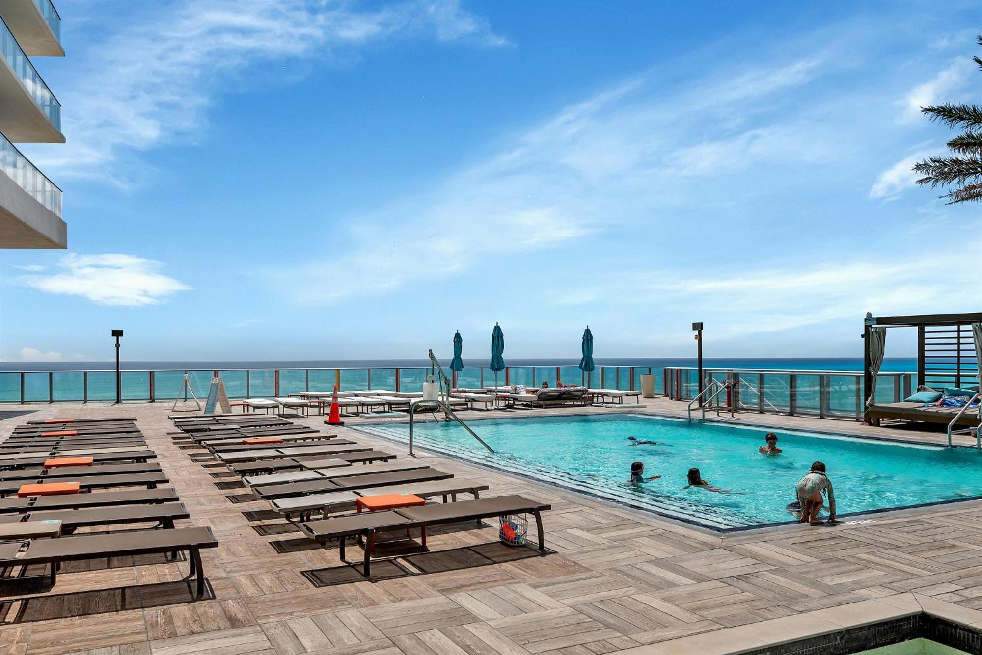 203-1Br/1Ba At The Beach Gem! Lux Amenities! Hollywood Luaran gambar