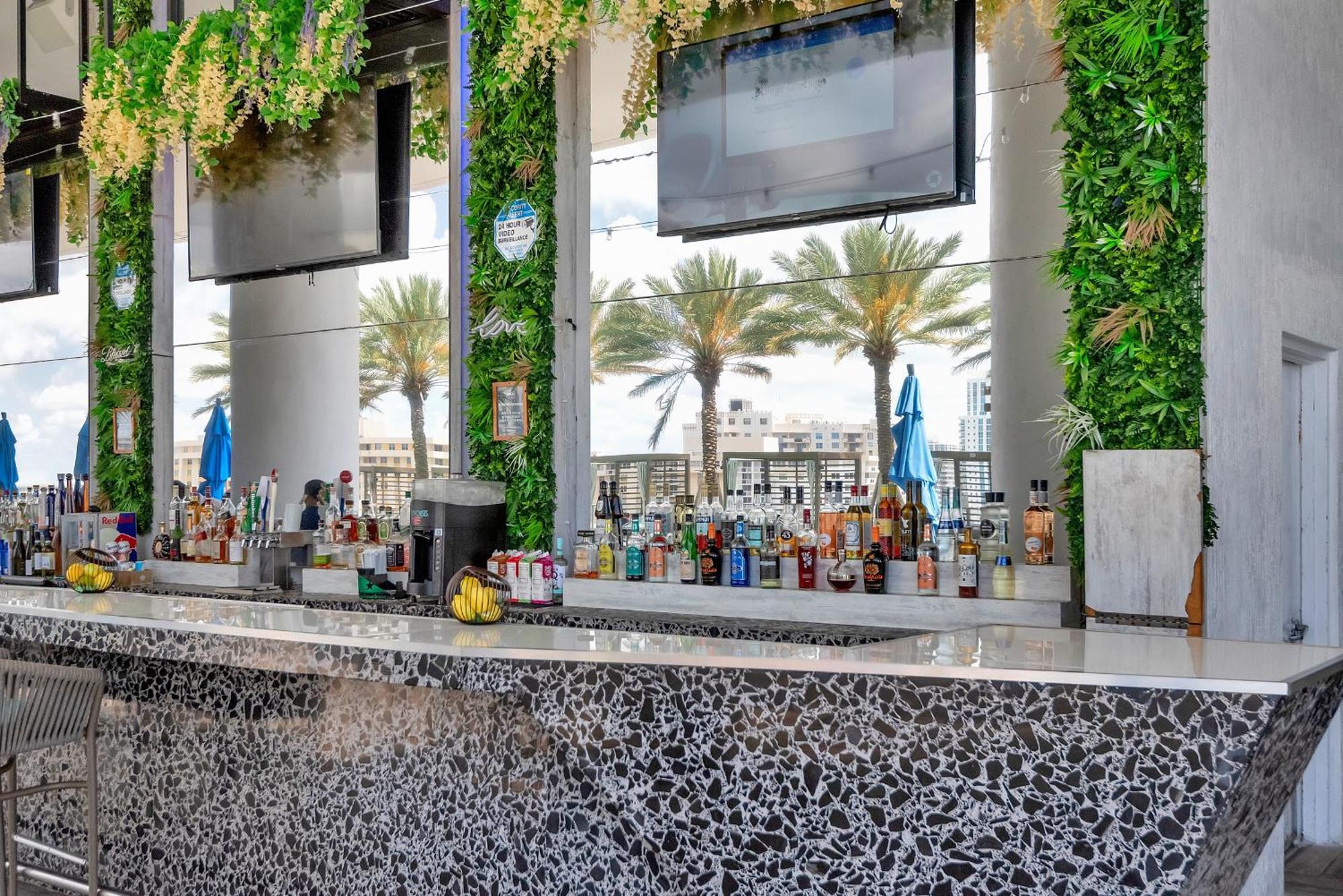 203-1Br/1Ba At The Beach Gem! Lux Amenities! Hollywood Luaran gambar